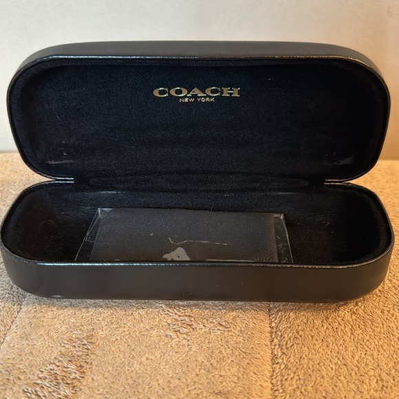 COACH hard case - Picture 2 of 3